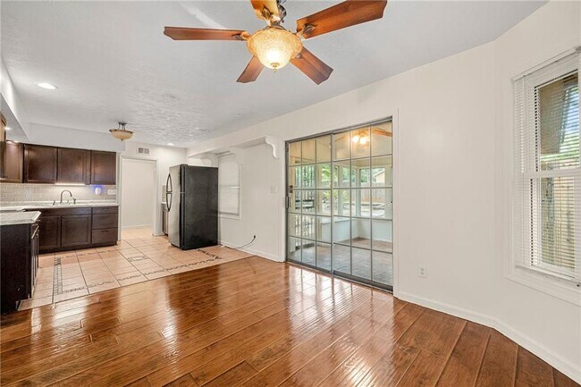 Building Photo - 6400 Oak Chase Ln