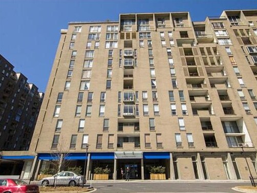 Building Photo - 33 Pond Ave