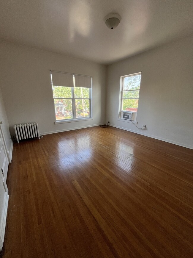Building Photo - 307 Herkimer St