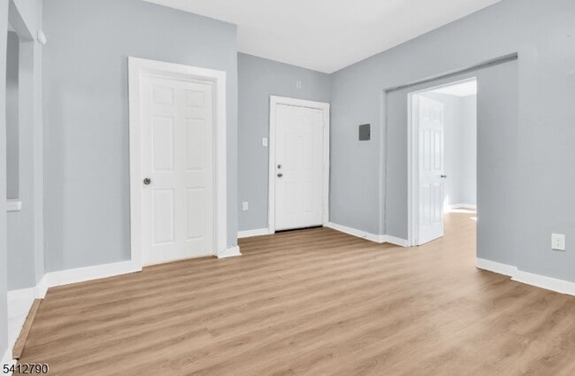 Building Photo - 139 S 8th St