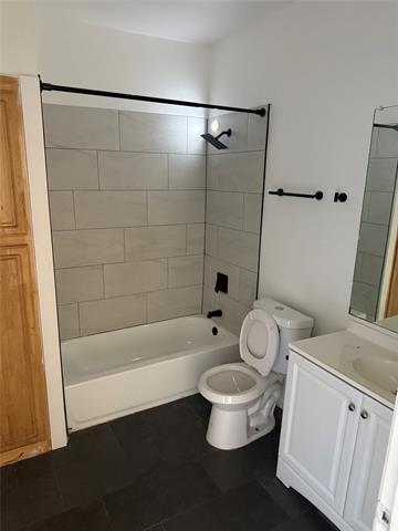 Building Photo - 989 Lake Dr