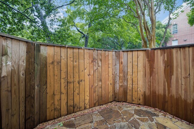 Building Photo - 2601 Augusta Dr