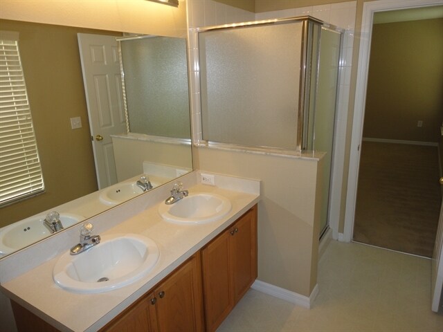 Building Photo - 13719 Phoenix Dr
