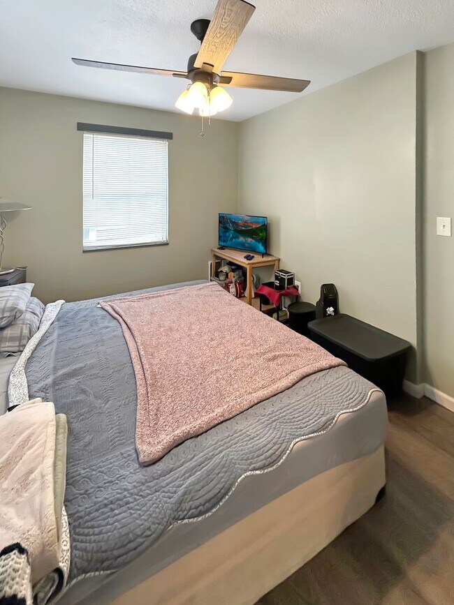 Building Photo - Charming 3-bedroom, 1-bath home in Oakdale, PA!