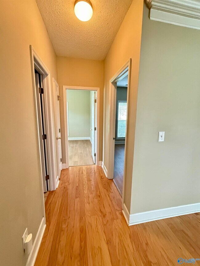 Building Photo - 108 N Star Dr