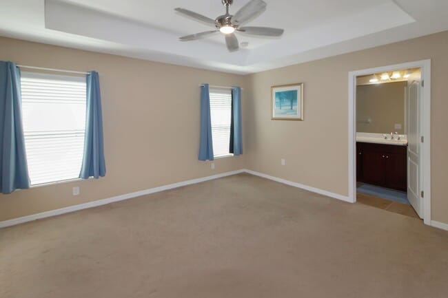 Building Photo - 12476 Shimmering Oak Cir