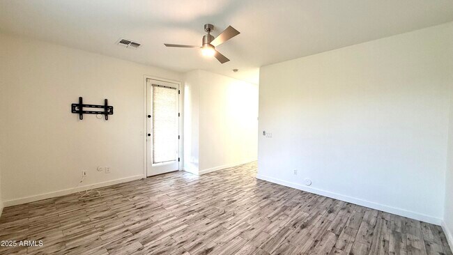 Building Photo - 4927 W Magdalena Ln