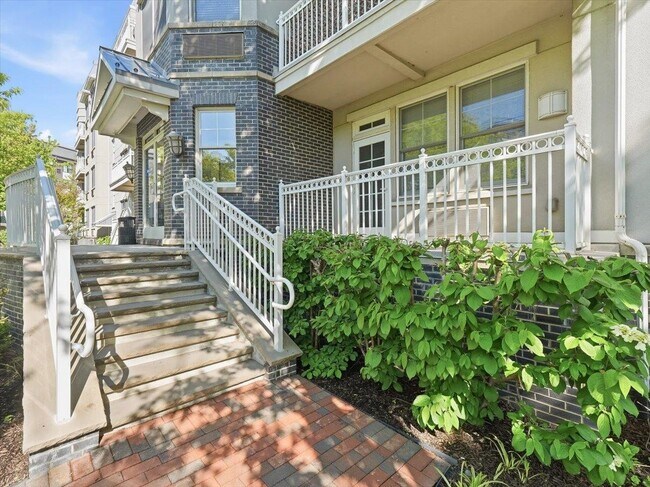 Building Photo - 4 Constellation Pl