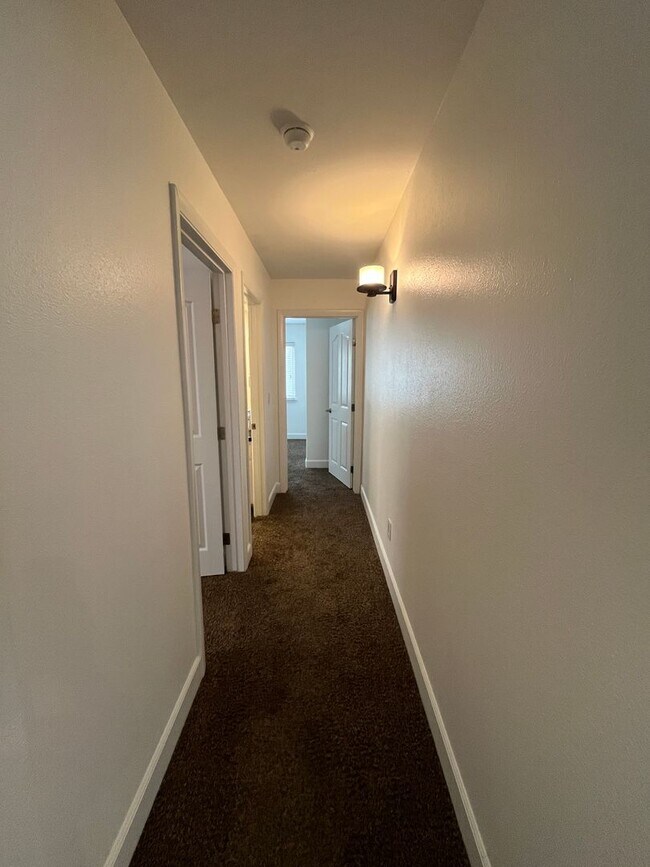 Building Photo - Beautiful Southside Visalia Home! Coming Soon!