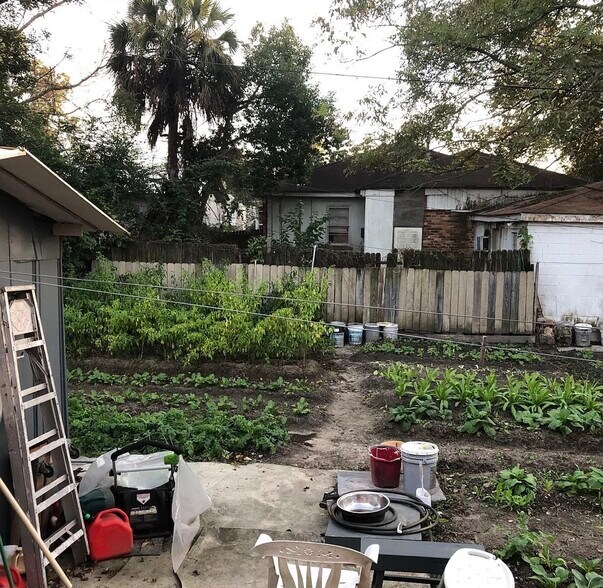 Building Photo - 1109 W 41st St