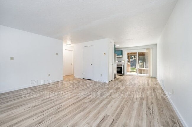 Building Photo - 6415 151st St NW