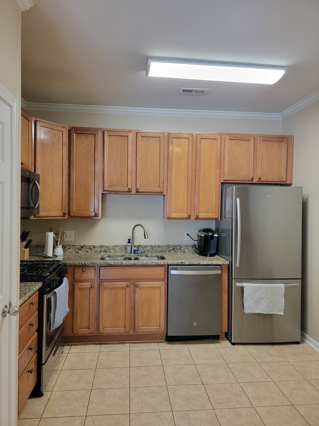 Building Photo - 2220 Valley Edge Dr