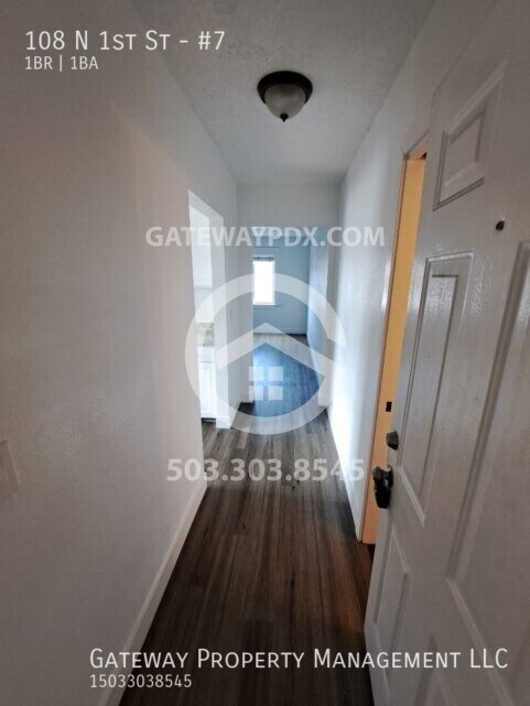 Building Photo - 108 N 1st St