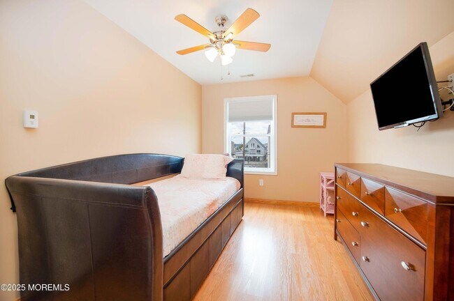 Building Photo - 45 Sylvia Ln