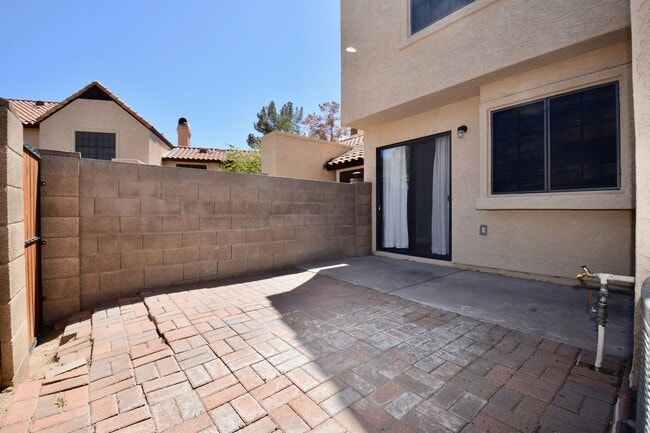 Building Photo - Beautiful 2 bed 2.5 bath Townhouse in Mesa!