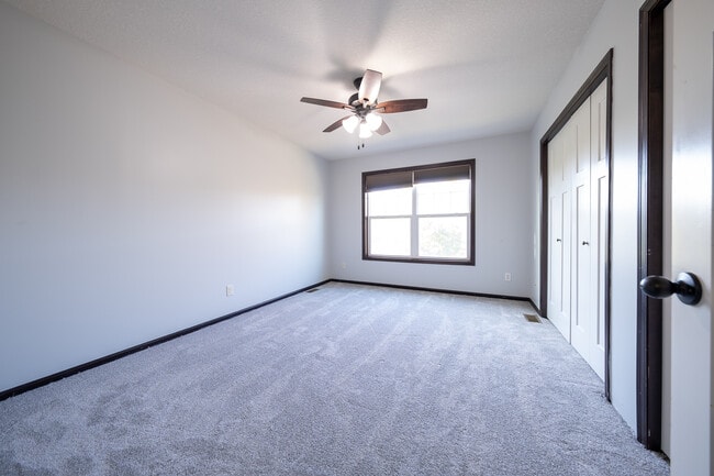 Building Photo - 2638 Vierling Dr E