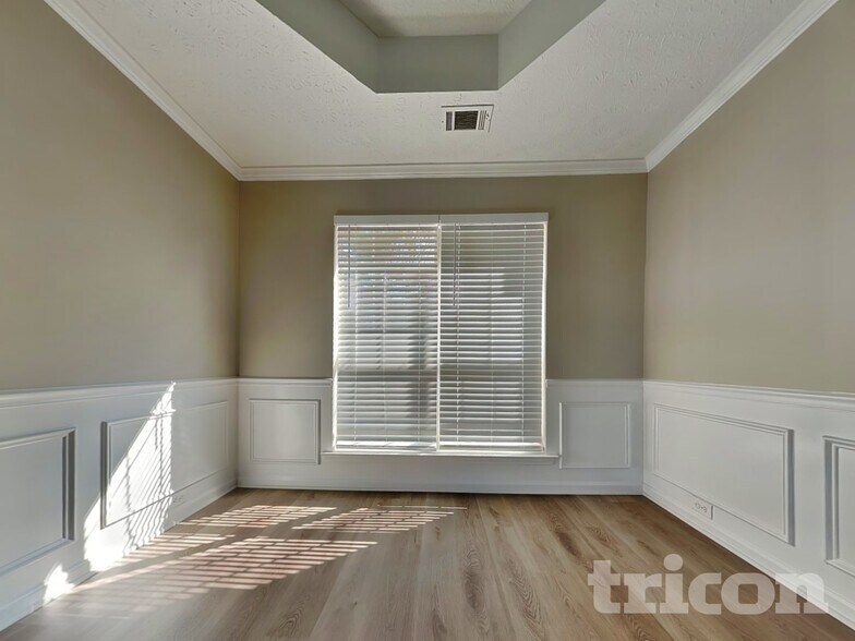 Building Photo - 11906 Fairway Overlook