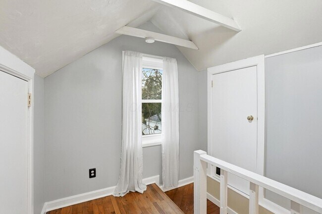 Building Photo - 2695 Bellwood Ave