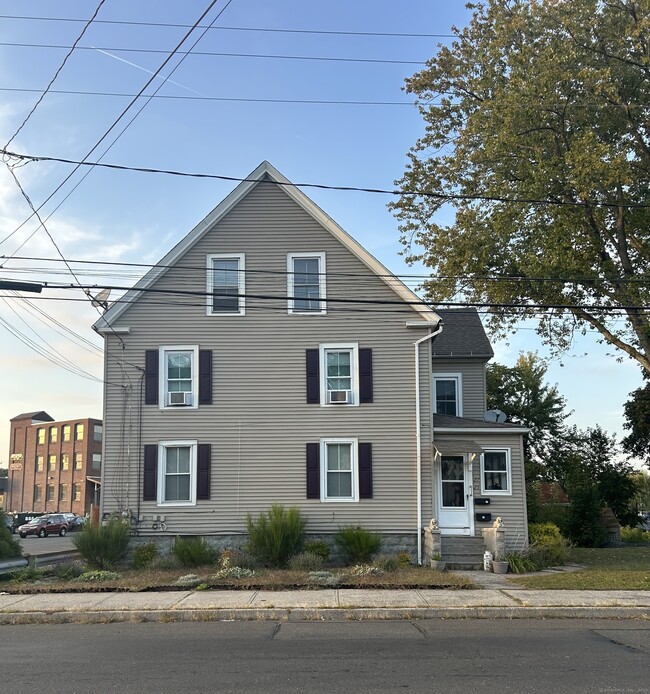 Primary Photo - 27 W Center St