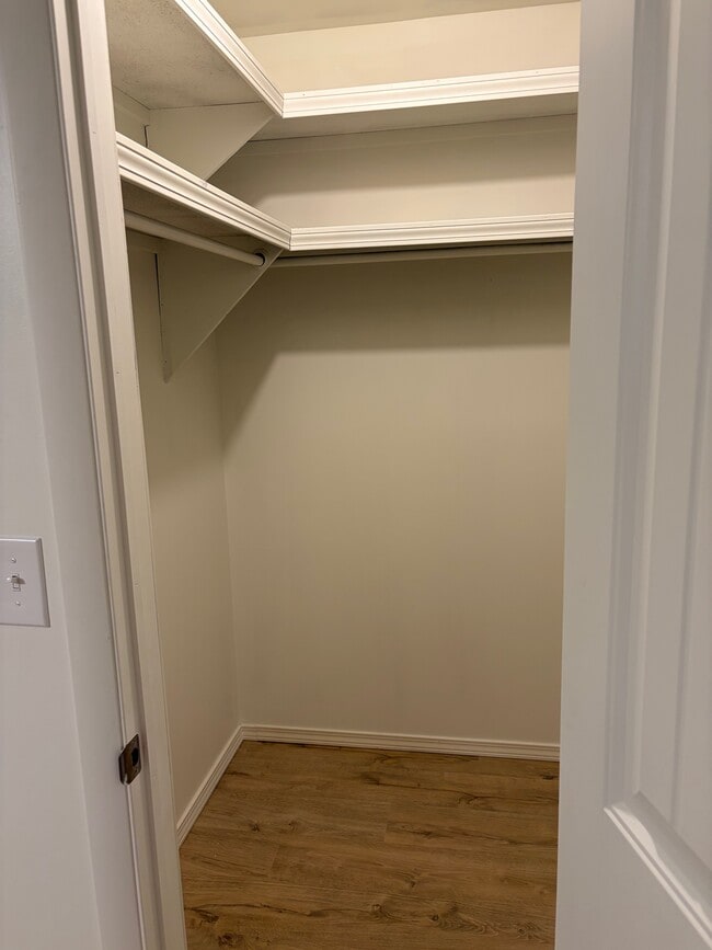 Building Photo - 1411 W Highland St