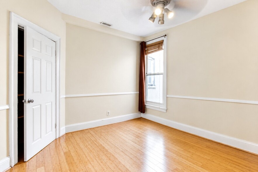Building Photo - 2811 11th St NW
