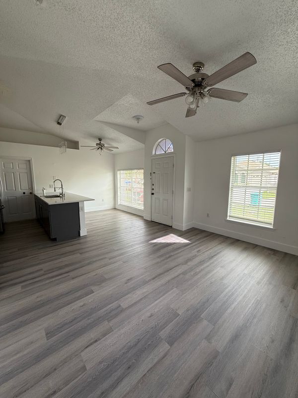 Building Photo - 6921 Long Needle Ct