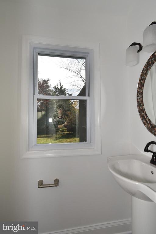 Building Photo - 2302 Dexter Ave