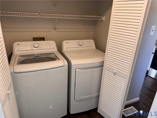 Building Photo - 6162 Retreat Hill Ln