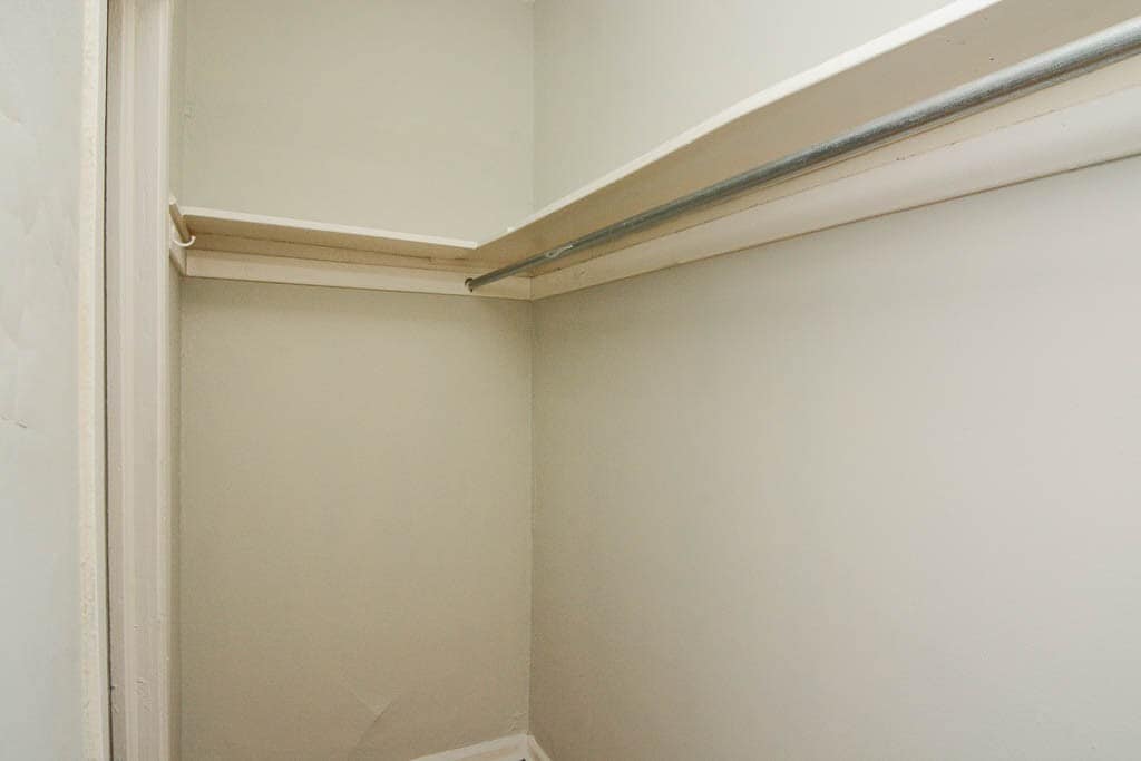 Building Photo - 843 W Wolfram St