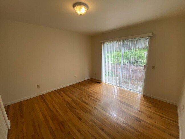 Building Photo - 3093 Hermitage Rd