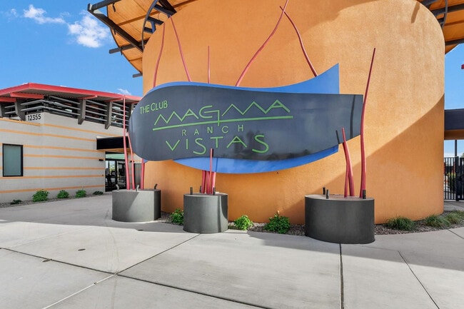 Building Photo - 30517 N Oak Dr