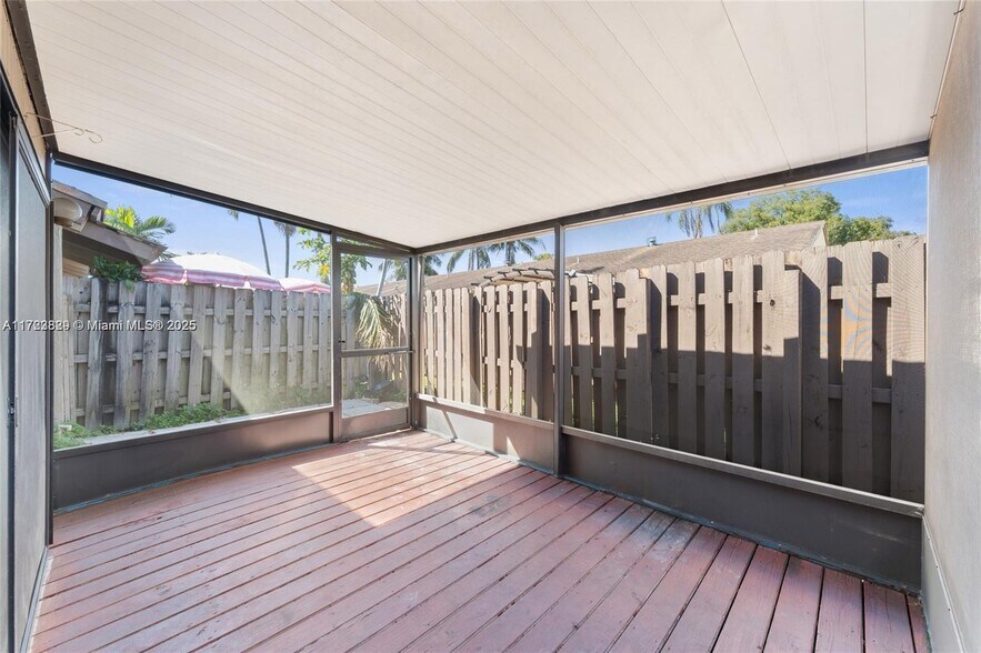Building Photo - 8045 SW 21st Ct