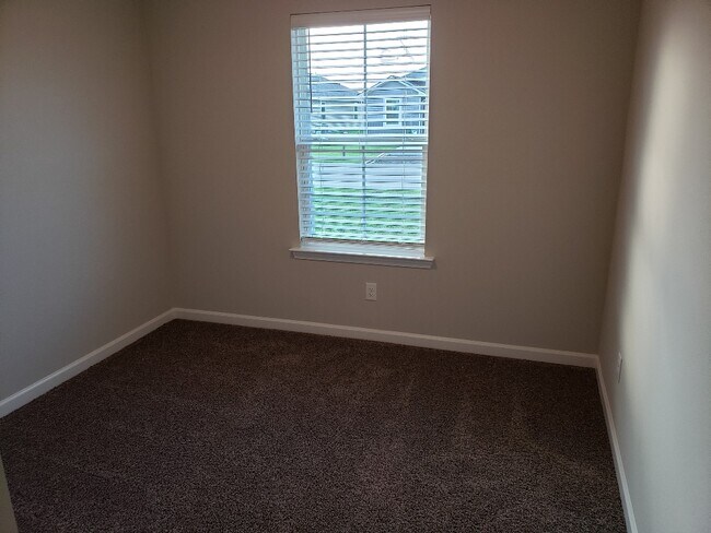 Building Photo - 5668 Magnolia de Percy Dr