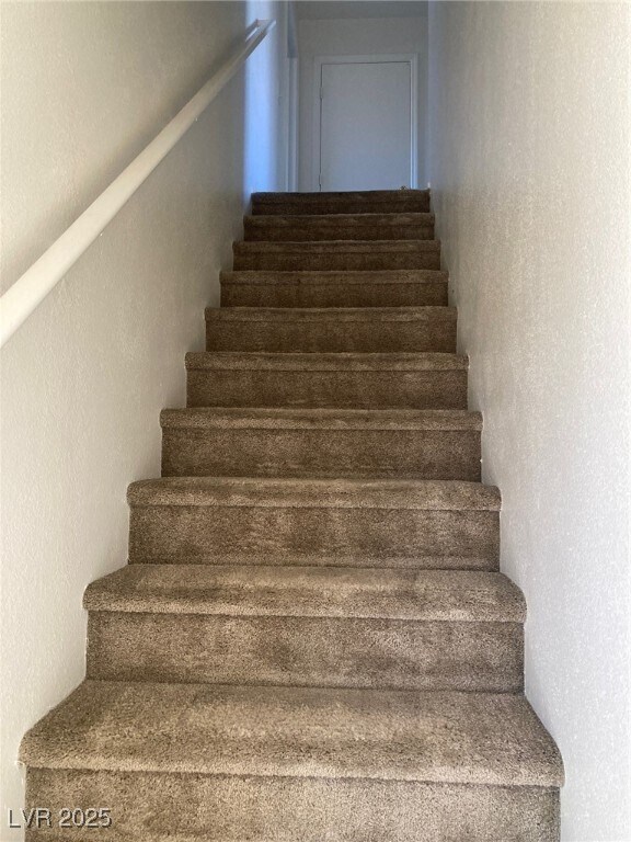 Building Photo - 800 Spotted Eagle St