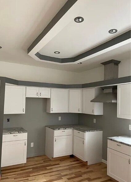 Building Photo - 48 Laurel St