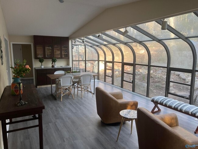 Building Photo - 701 Fagan Springs Dr SE