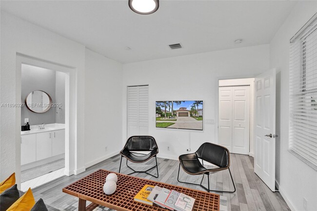 Building Photo - 1725 Winterberry Ln