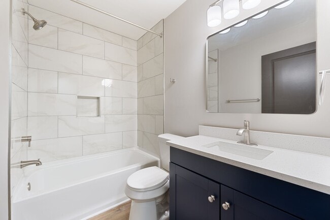 Building Photo - Freshly Updated 3 Bed, 2 Bath Home in Prim...