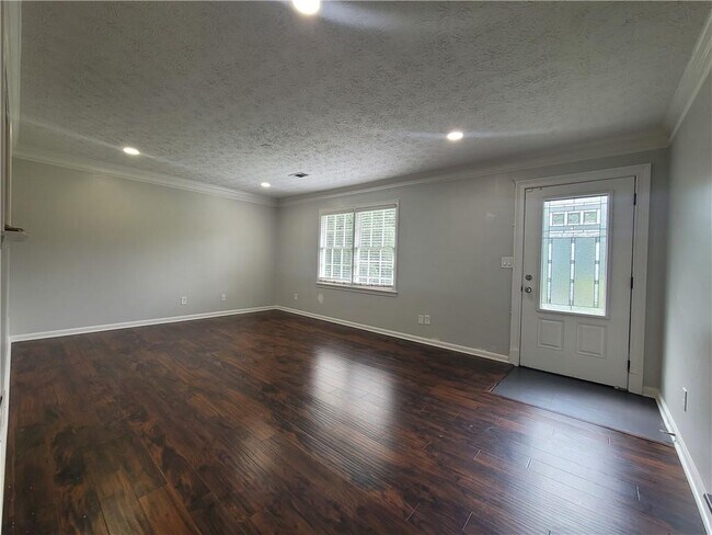 Building Photo - 4641 Lucerne Valley Rd SW
