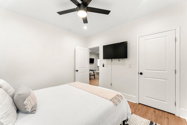 Building Photo - 659 S Peachtree St
