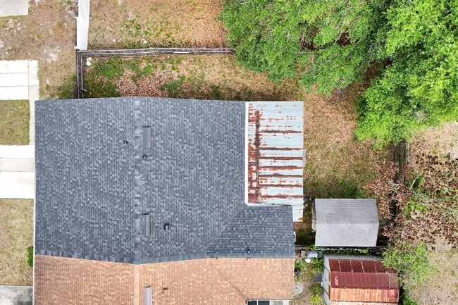 Building Photo - "Charming 2-Bed, 2-Bath Townhouse Retreat in Orlando's Heart - 1010 Sq Ft of Comfort!"