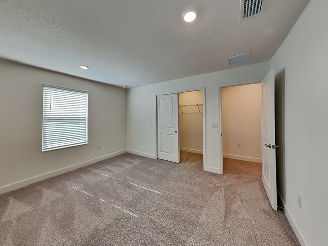 Building Photo - 3071 Sanctuary Dr