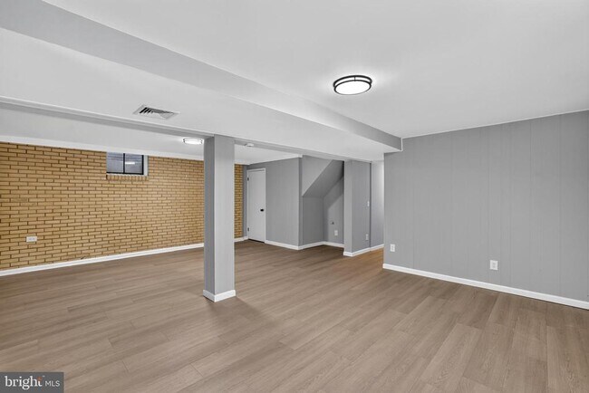 Building Photo - 6104 St John Dr