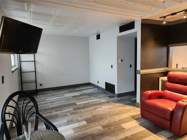 Building Photo - Cute Studio in the heart of Tampa