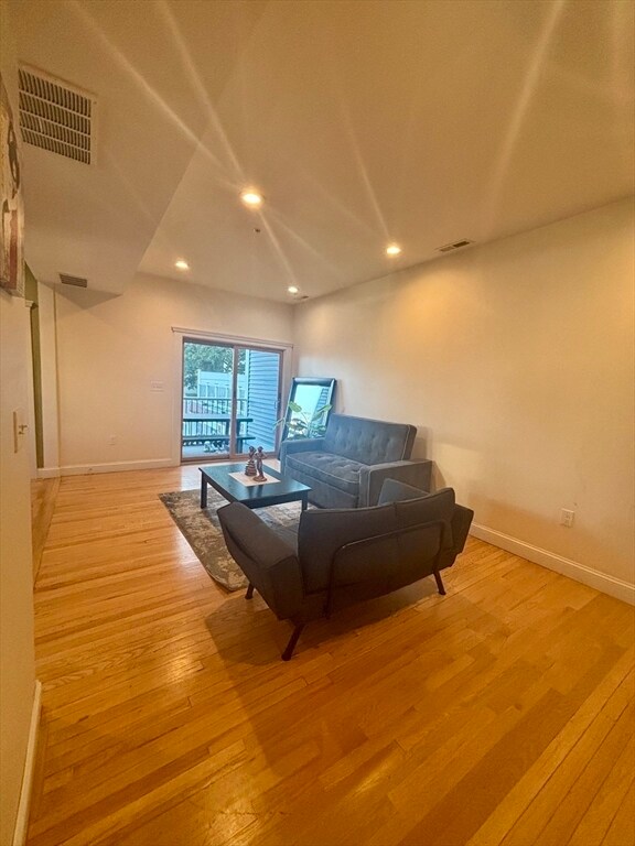Building Photo - 161 Bellingham St