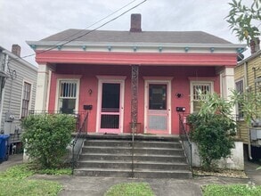 Building Photo - Charming Algiers Point Apartment