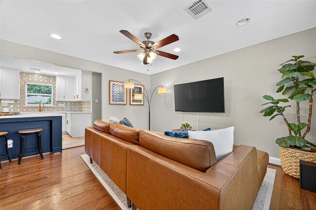 Building Photo - 4318 De Milo Dr