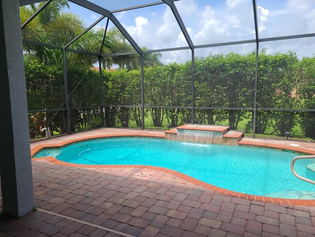 Building Photo - 2851 SW 49th Terrace