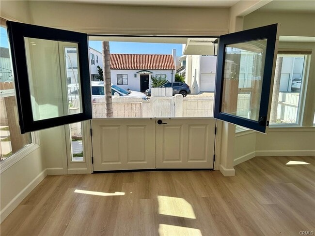 Building Photo - 934 Manhattan Ave