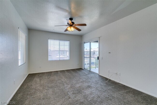 Building Photo - 6868 Sky Pointe Dr